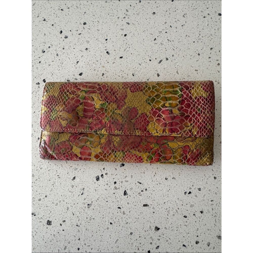 HOBO INTERNATIONAL Women’s Floral Snake-Embossed Leather Clutch Wallet Chic GUC